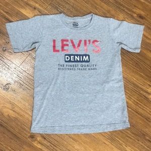 LEVI’S t-shirt